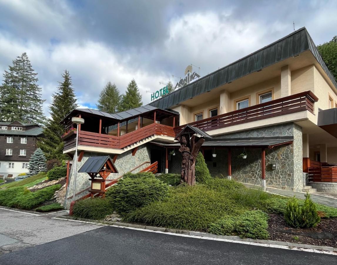 Hotel Arnika Janske Lazne Luaran gambar